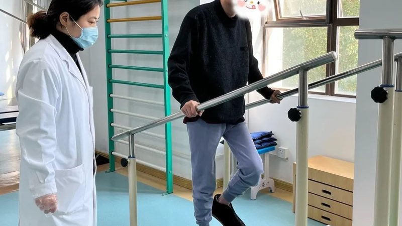 加盟医养结合养老院，首要条件是具备合法的机构资质。这包括但不限于以下几方面：