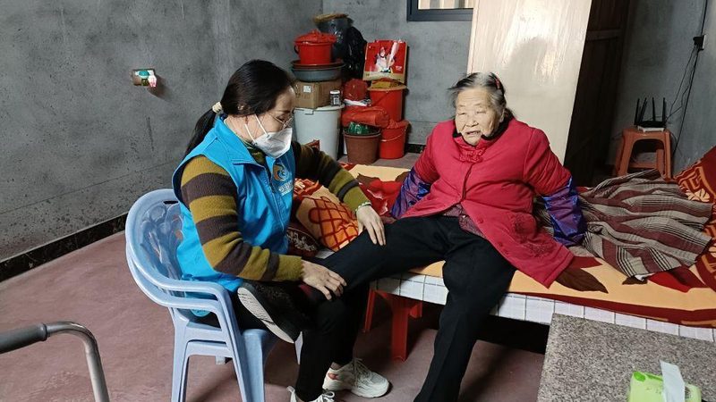 养老护理：护工类型按时间划分，揭秘不同阶段的专业需求**